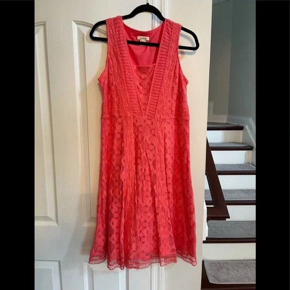 Sundance sleeveless lace dress with lining - Picture 1 of 3